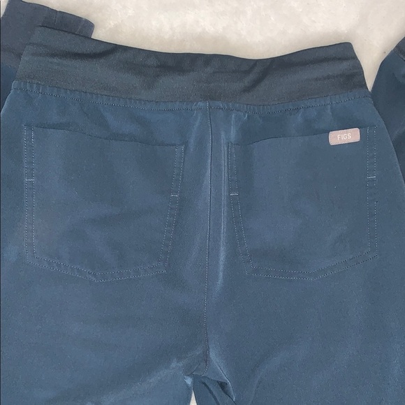 Gently Loved Blue Jogger Scrubs with Drawstring by FIGS - Picture 8 of 10